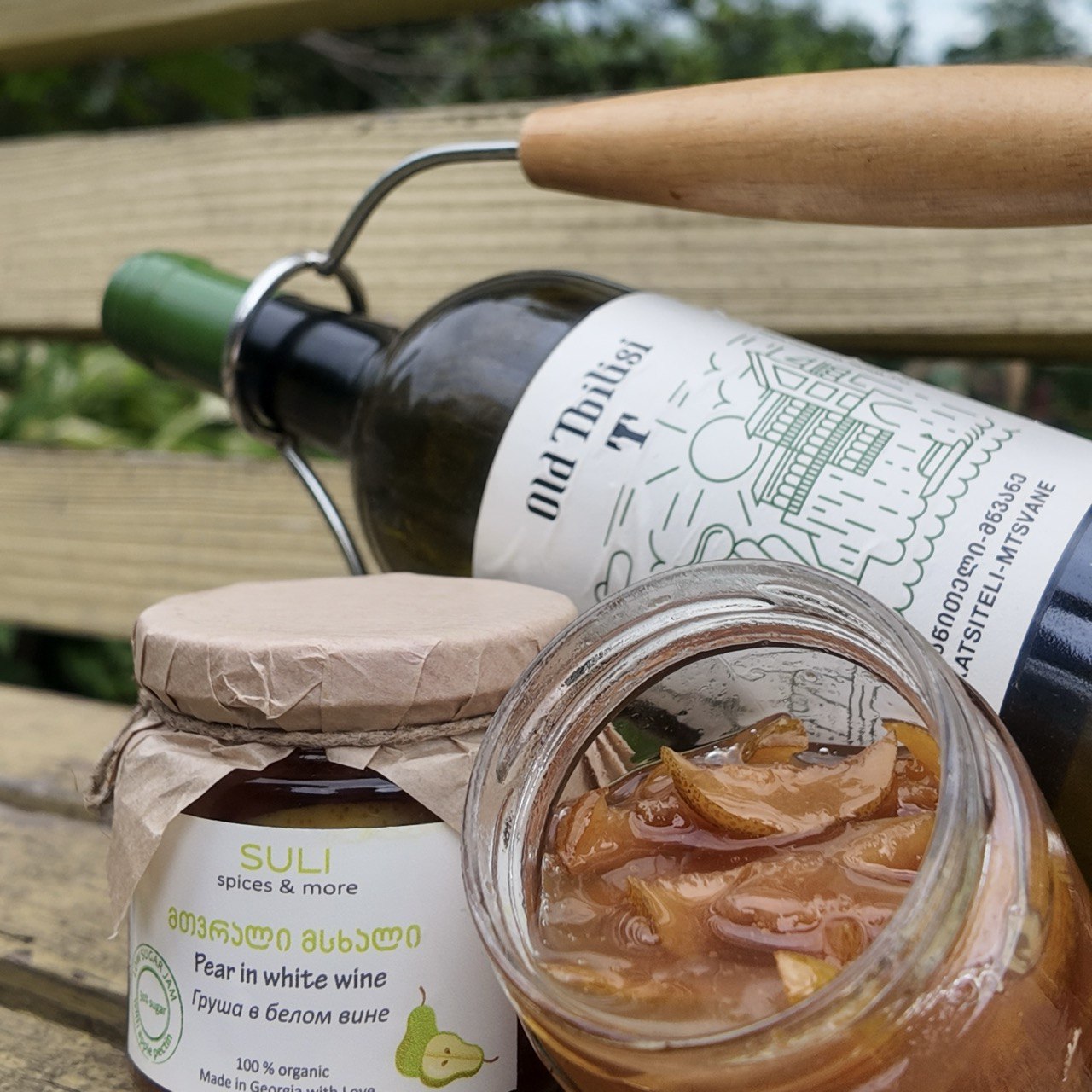 Pear <br />in White Wine