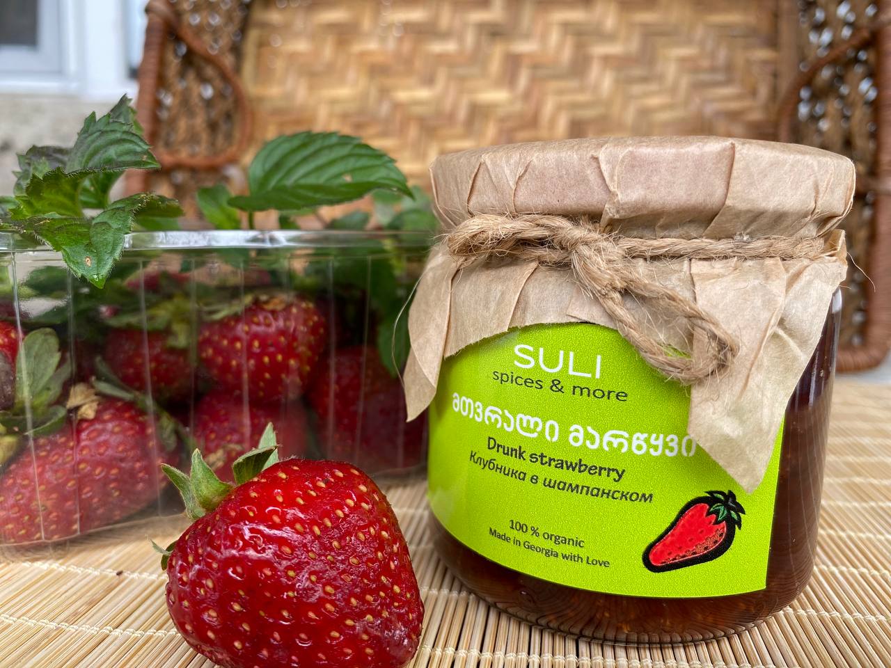 Strawberries <br />in Champagne